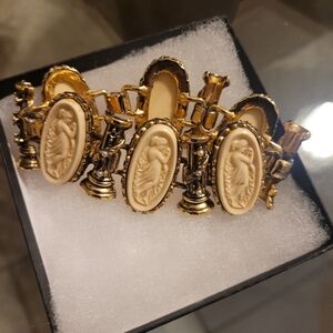 Gold and Cream Cameo Bracelet